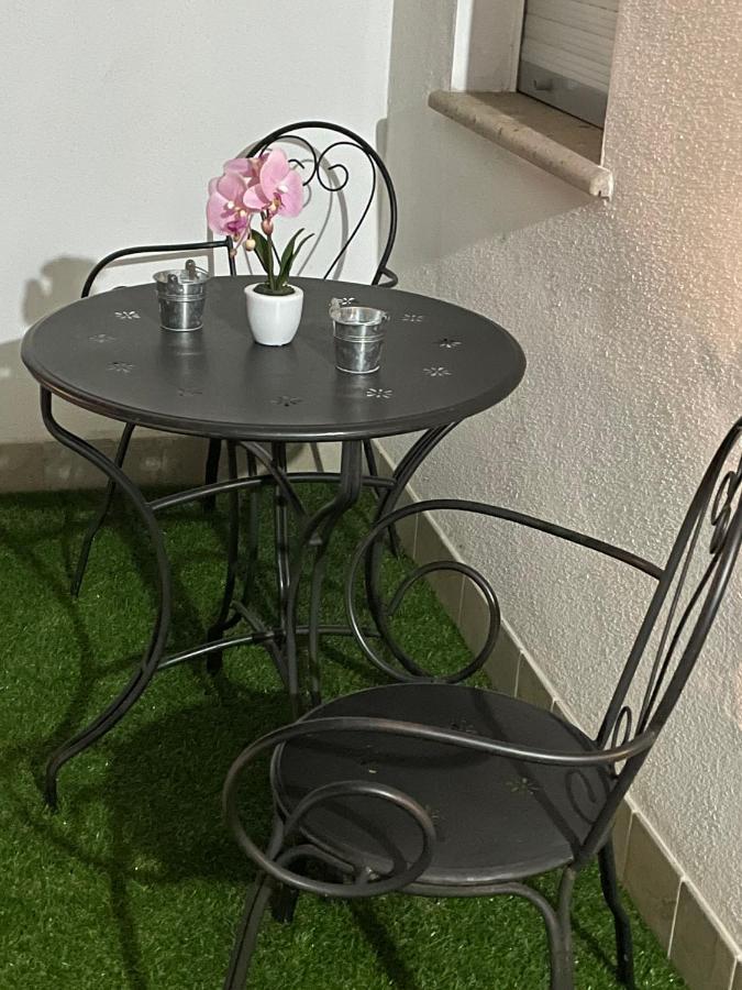 Very Well Apartment Porto Torres Exterior foto